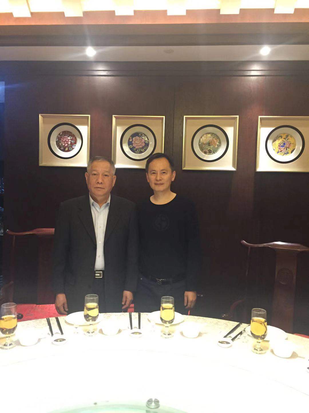 柳松青教授的相关简介、项目价格和擅长风格是什么?