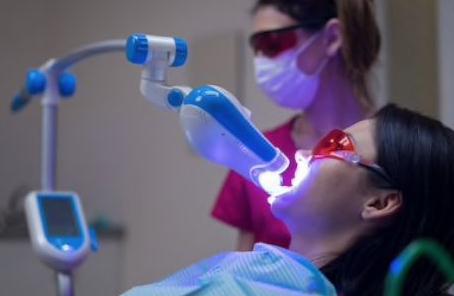 感谢成都博爱现在的我爱死了如今的白牙,终于可算能开口大笑了