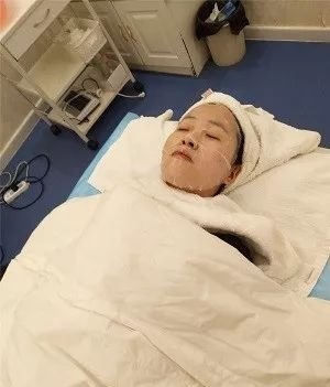 在上海江城皮肤医院做的嫩肤果不错