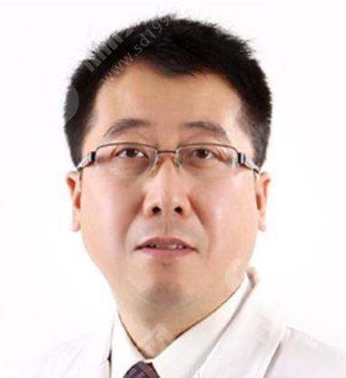 北京南区口腔医院的医生.jpg