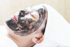 白瓷娃娃和黑脸娃娃的一个差别是什么？都适合什么人群？