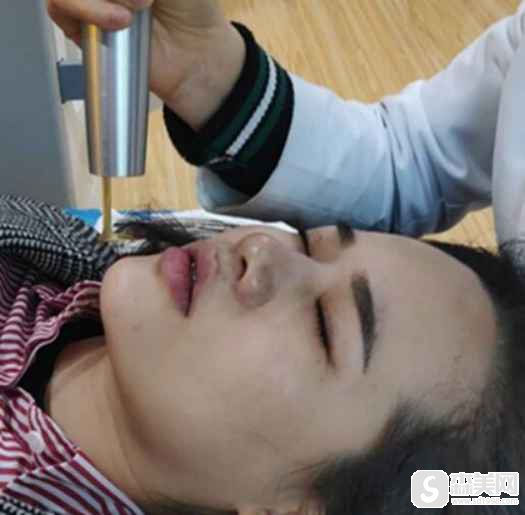 【祛斑日记】激光美肤去除斑点的10天的变化照片?推荐医院介绍,附前后对比图