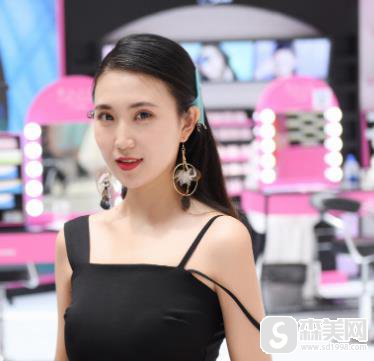 当看到蔡雨晴整容前后照片时，我来到了上海时光进行下颌角磨骨&内含磨骨案例图