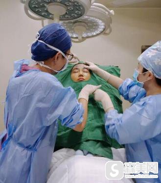 中日友好医院价目表2020,内含玻尿酸去除鱼尾纹果前后对比图