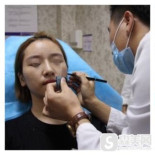 玻尿酸医生资质是怎么样的/玻尿酸注射案例分享/玻尿酸注射价目表