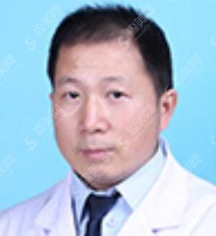 整形外科医生李伟乳房整形专业吗,重庆市第四人民医院整形科/口碑好吗/隆胸案例