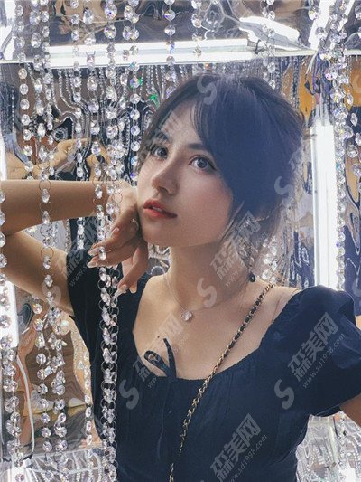 南京柏盛医疗整形价目表2021,隆鼻怎么样?内附硅胶假体隆鼻的较新价目表