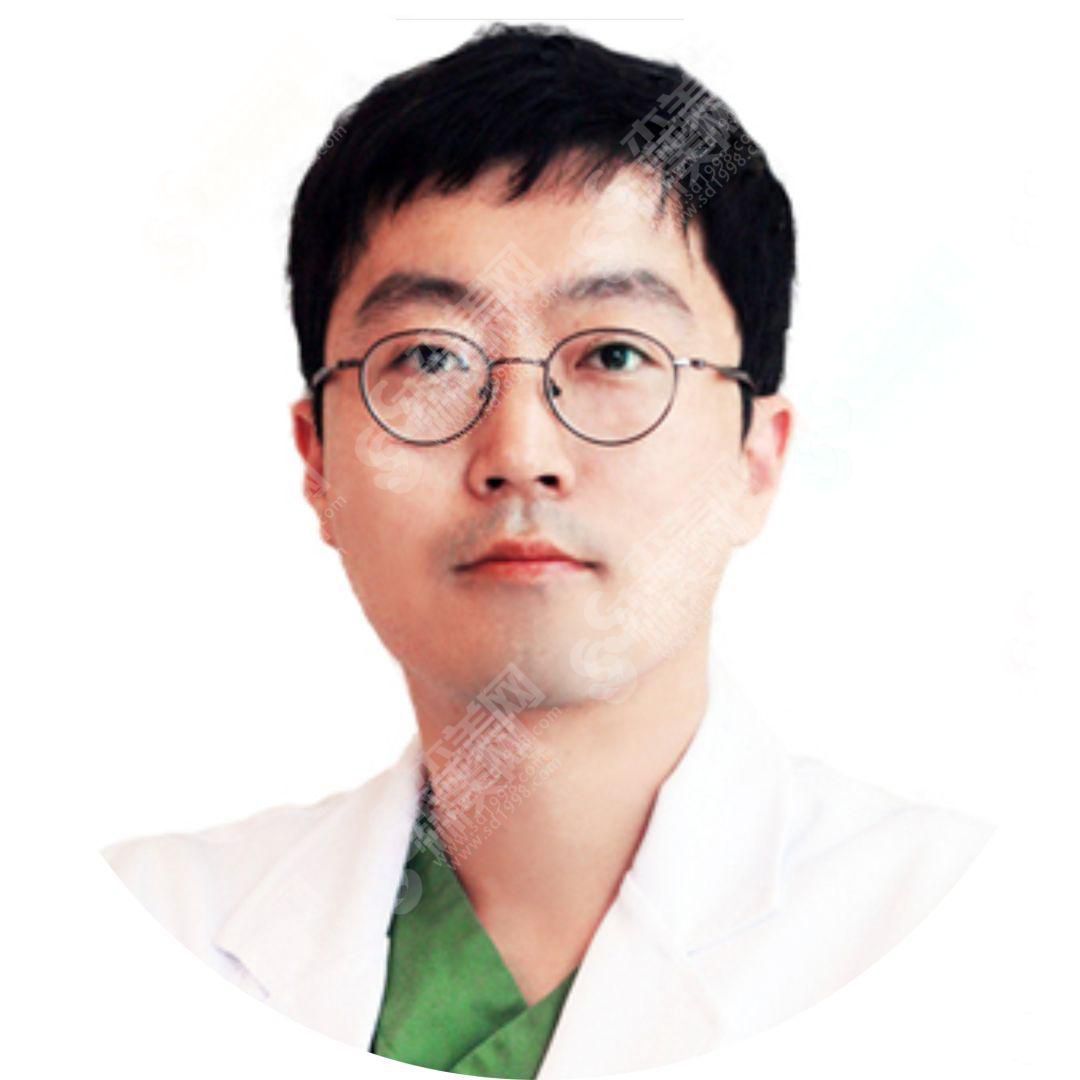 南京医科大学友谊整形外科双眼皮做得怎么样？内含医师介绍及案例分享