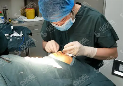 成都的格莱丽整形医院怎么样?整形技术操作特点及真实的吸脂成功案例分享