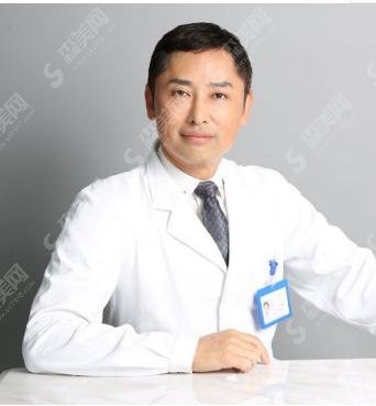 王军医师技术如何?隆鼻找王军靠谱吗?医生坐诊医院曝光&价格表