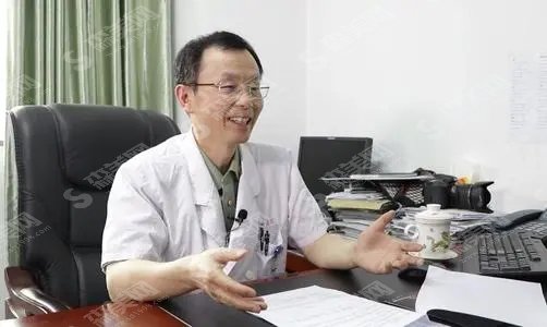 重庆大坪医院眼科半飞秒近视矫正好不好？视力矫正后的生活真的十分清晰,可以放眼世界大肆浏览了！