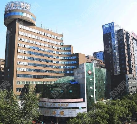 南昌大学第一附属(南昌一附)医院整形科,医院的水平还是很高的,医生也很厉害!