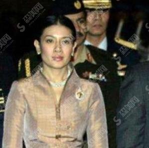 西拉米整容年轻时图片曝光！跟现在比堪称两人？