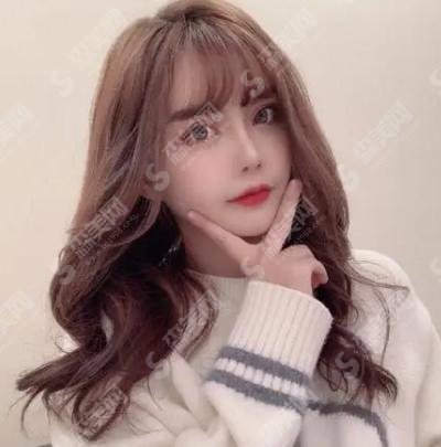 韩安冉取出下巴假体？对她的颜值影响大吗？