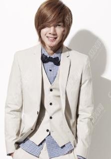 金贤重整容是真的假的？金贤重承认自己整容