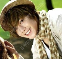 金贤重整容是真的假的？金贤重承认自己整容