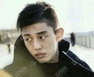 刘亚仁整过容吗?网友爆出整过鼻子是真的假的?