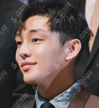 刘亚仁整过容吗?网友爆出整过鼻子是真的假的?